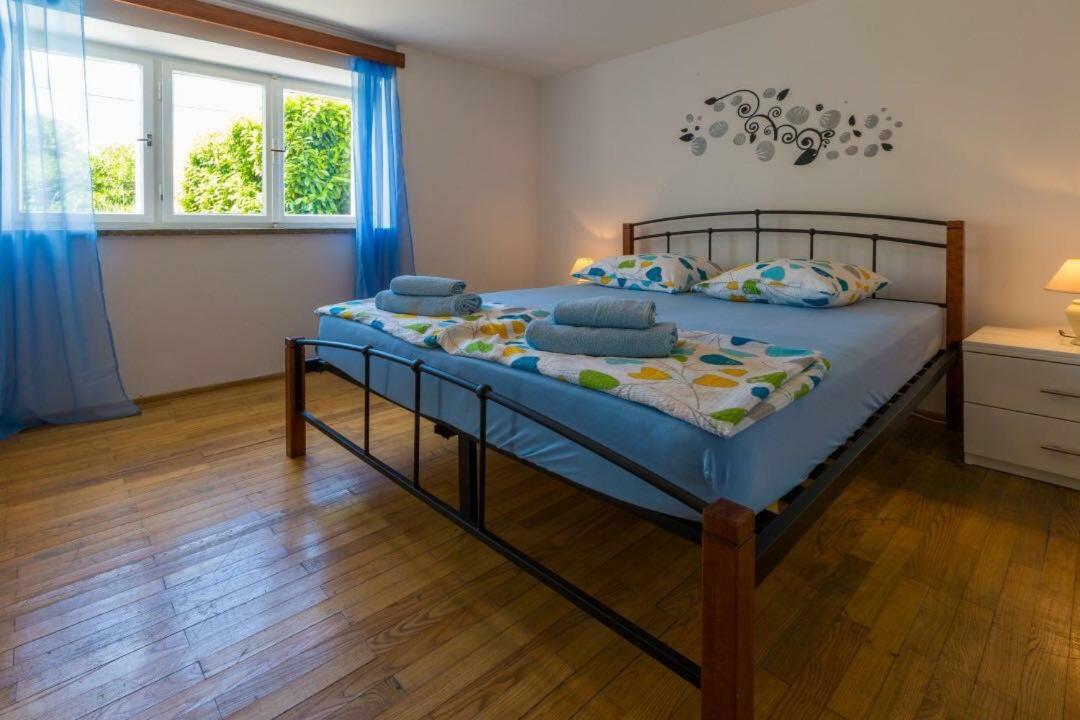 Apartment Dvorska ツリクヴェニツァ エクステリア 写真