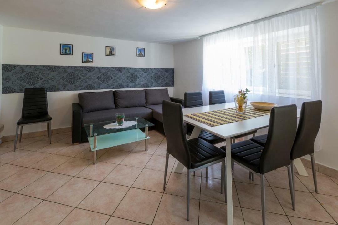 Apartment Dvorska ツリクヴェニツァ エクステリア 写真