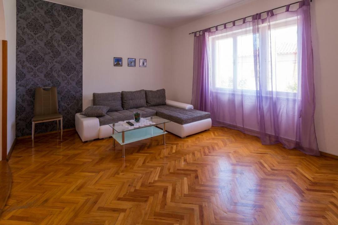 Apartment Dvorska ツリクヴェニツァ エクステリア 写真